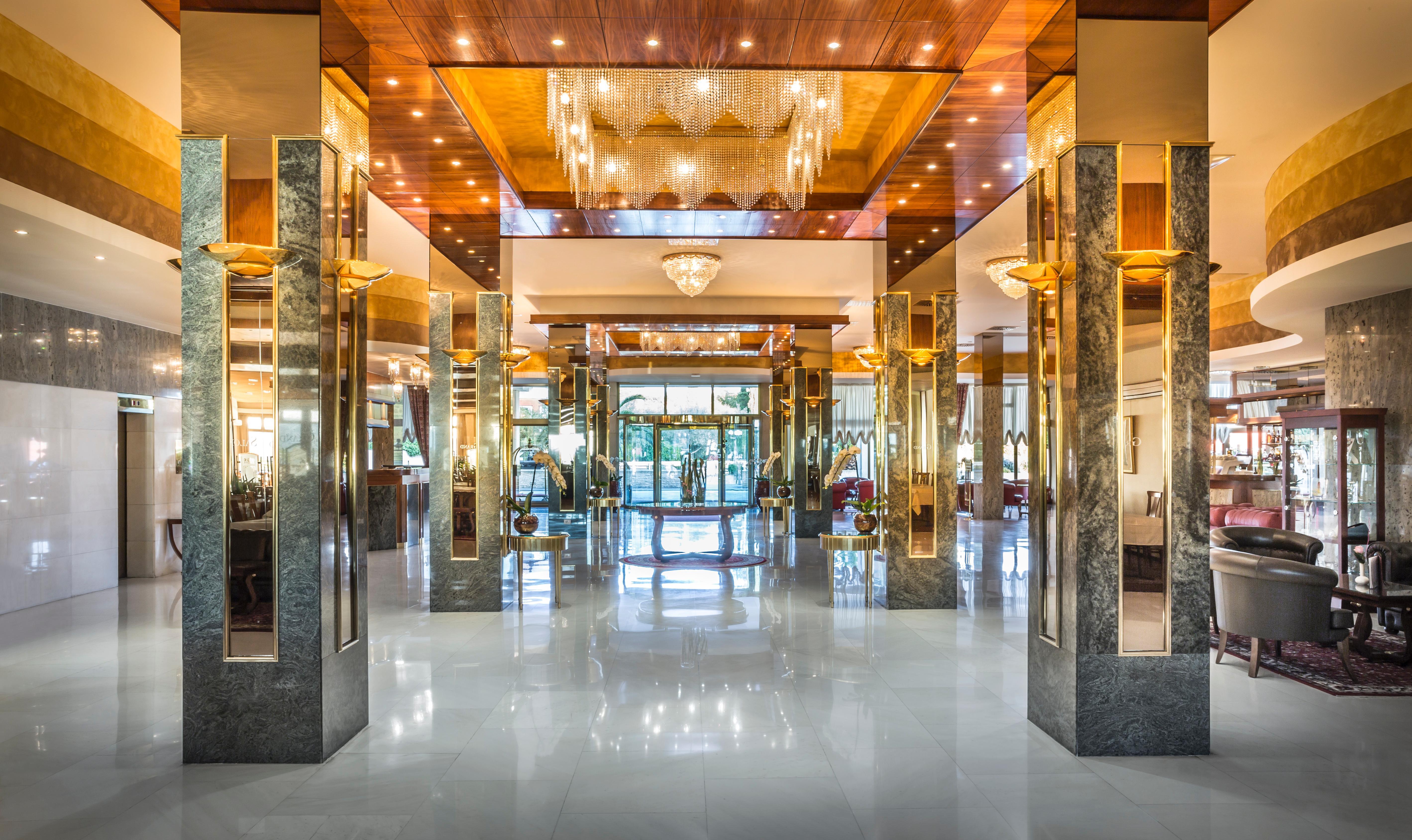 Remisens Hotel Metropol Portorož Exterior foto The lobby of the hotel