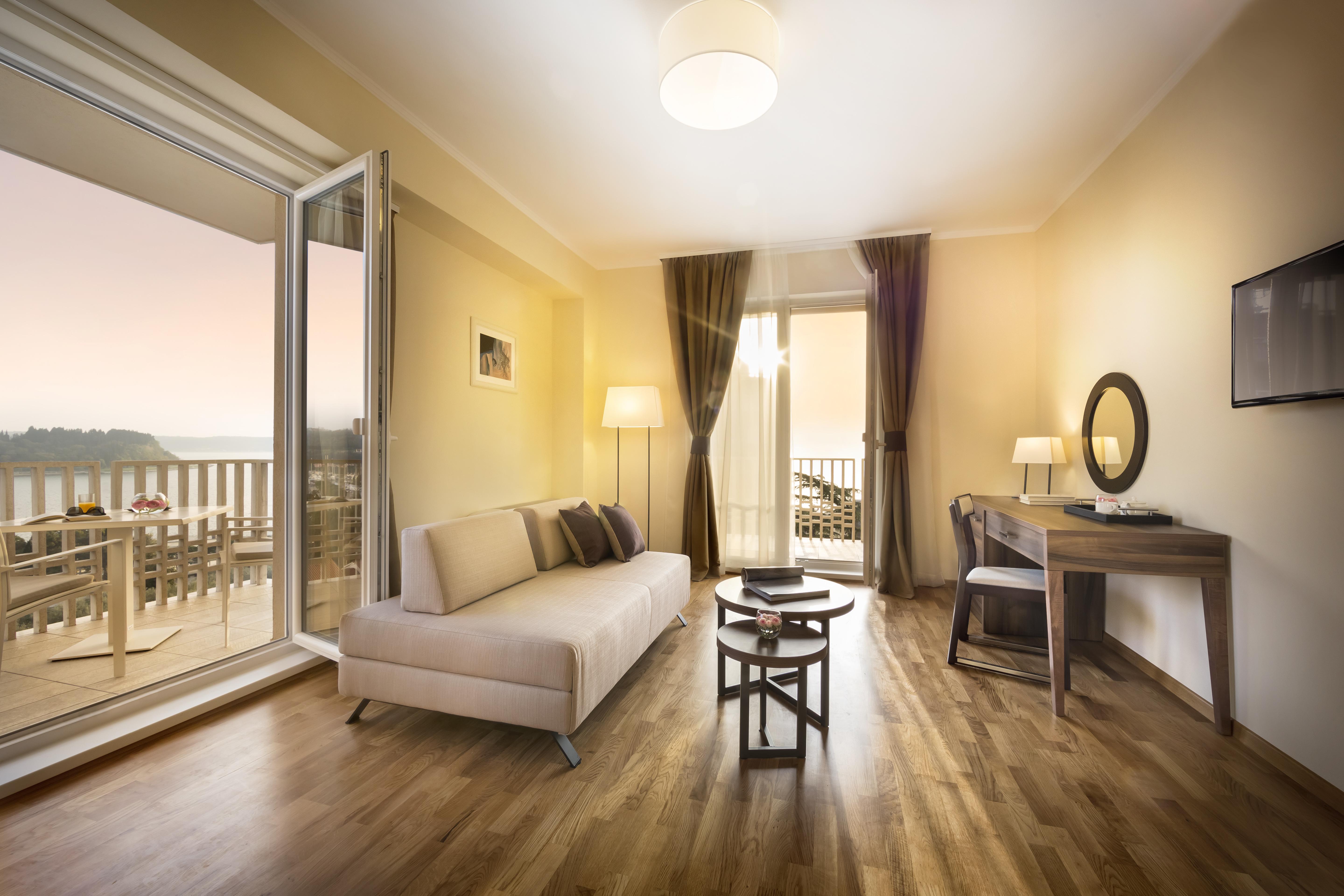 Remisens Hotel Metropol Portorož Exterior foto A living room